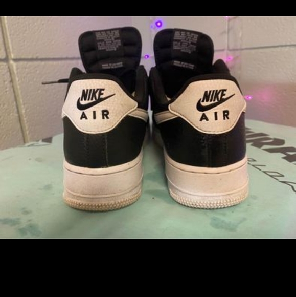 Men's Black Nike Air Force 1s - Picture 3 of 3